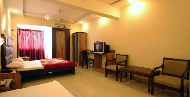 Hotel Maan Residency Satellite Road Ahmedabad Exterior foto