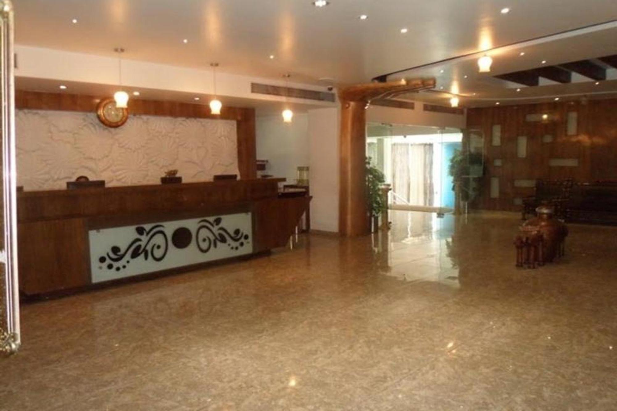 Hotel Maan Residency Satellite Road Ahmedabad Exterior foto