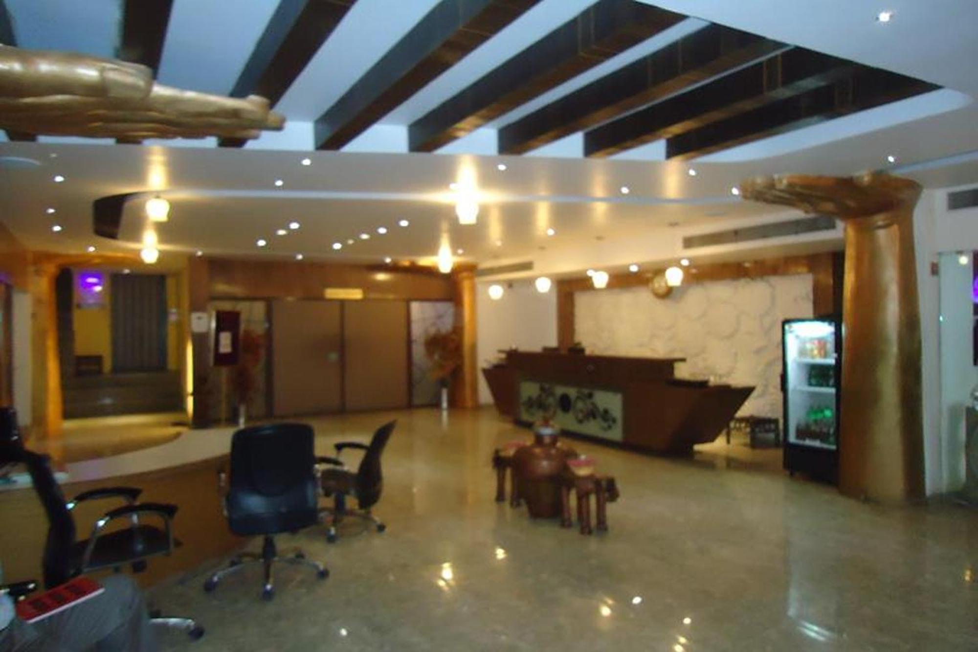 Hotel Maan Residency Satellite Road Ahmedabad Exterior foto