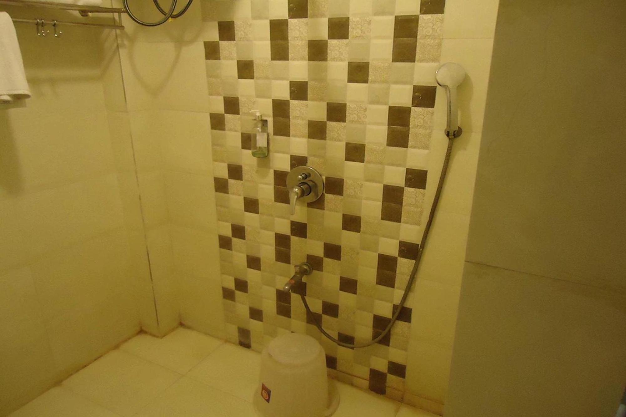 Hotel Maan Residency Satellite Road Ahmedabad Exterior foto