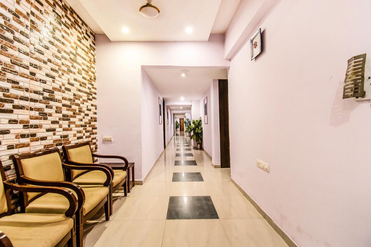 Hotel Maan Residency Satellite Road Ahmedabad Exterior foto