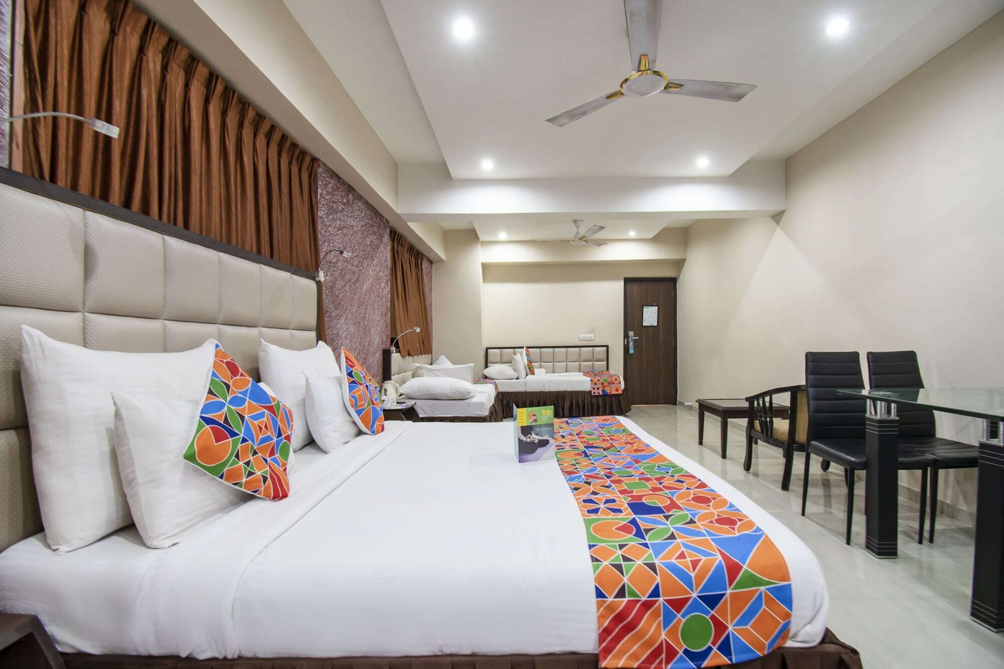 Hotel Maan Residency Satellite Road Ahmedabad Exterior foto