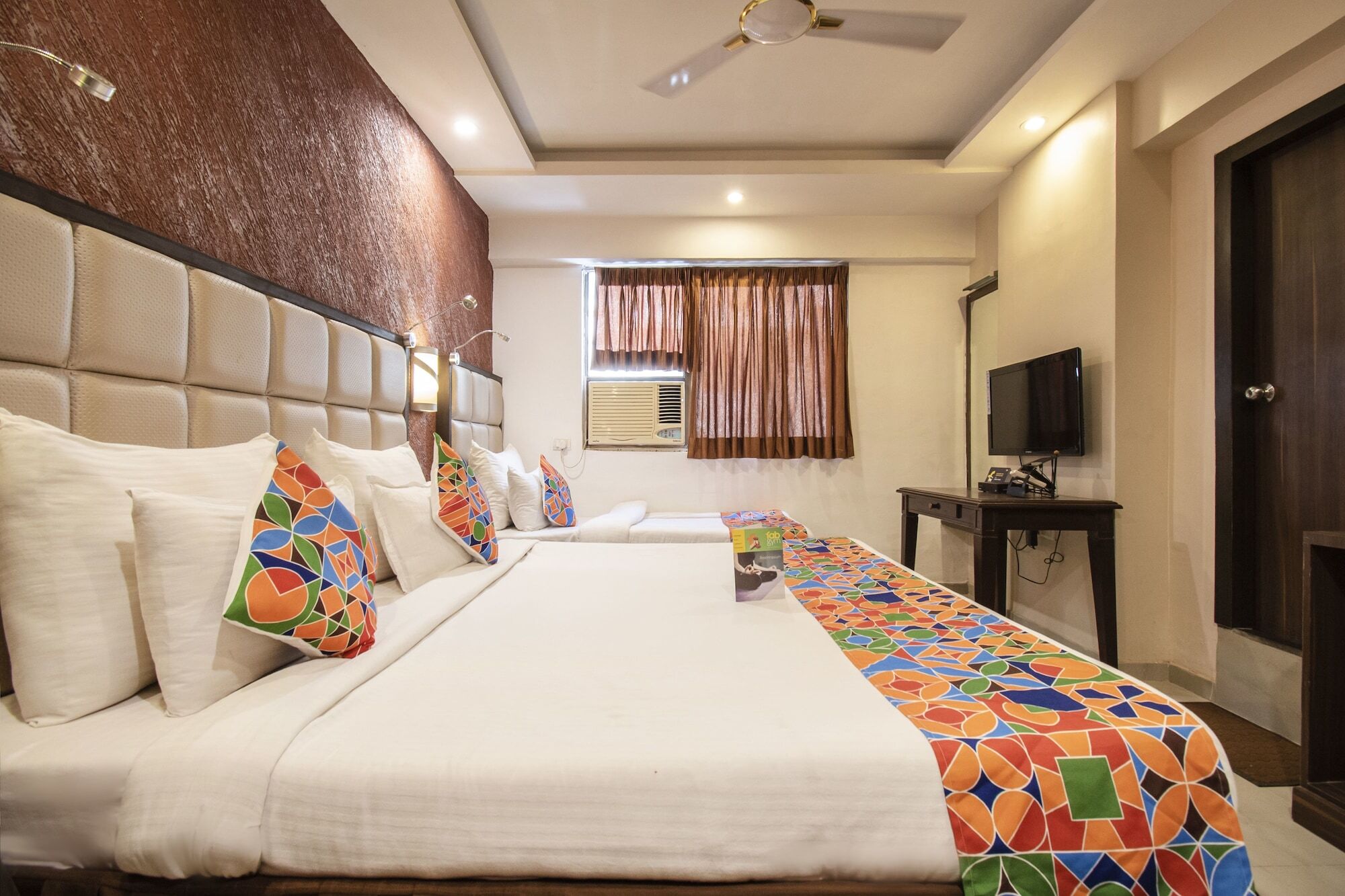 Hotel Maan Residency Satellite Road Ahmedabad Exterior foto