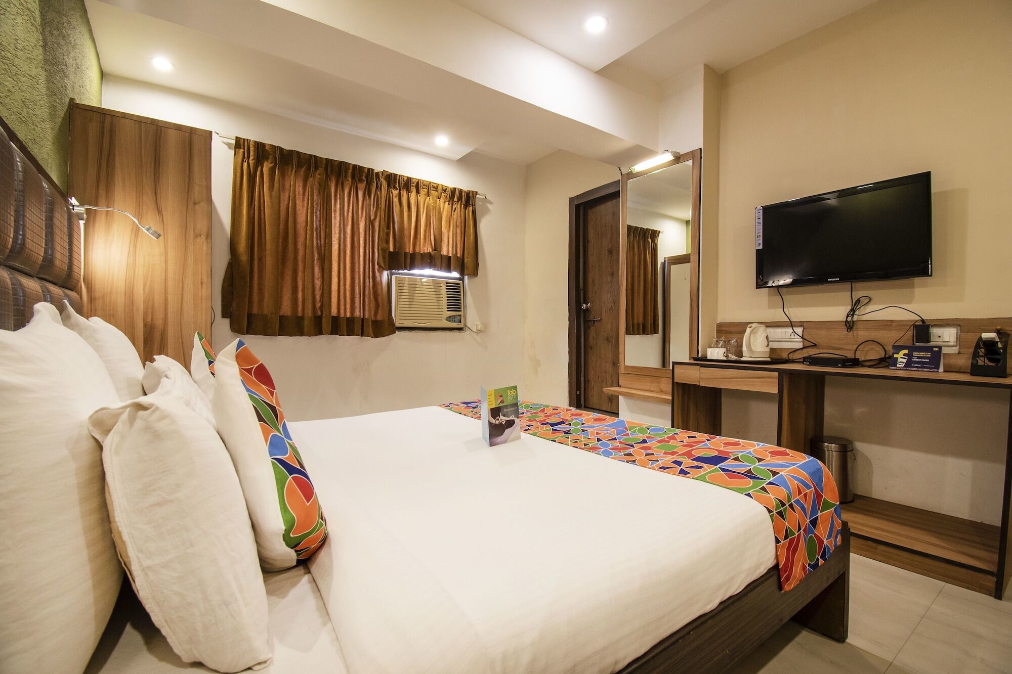 Hotel Maan Residency Satellite Road Ahmedabad Exterior foto